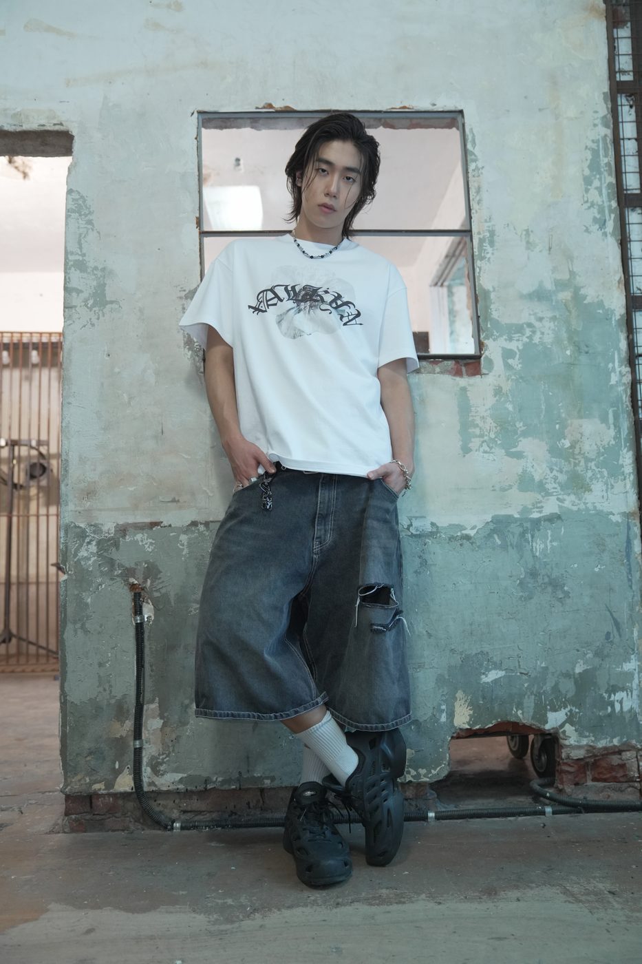 GOTHIC LOGO TEE